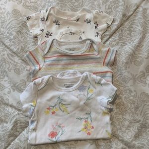 3 pice bundle Size 6 to 9 months